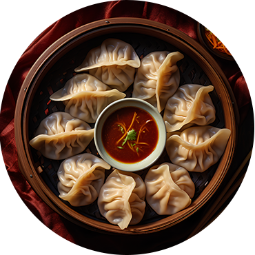 Steamed momos with chutney