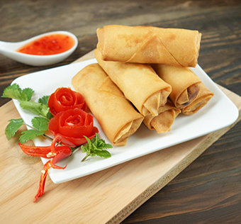 Spring roll and chutney